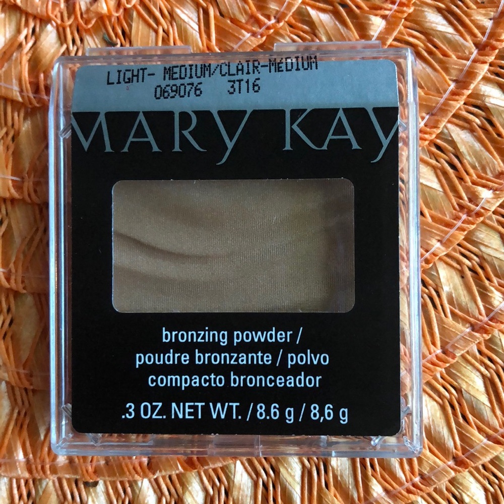 Mary Kay LUGHT -MEDIUM  BRONZING POWDER